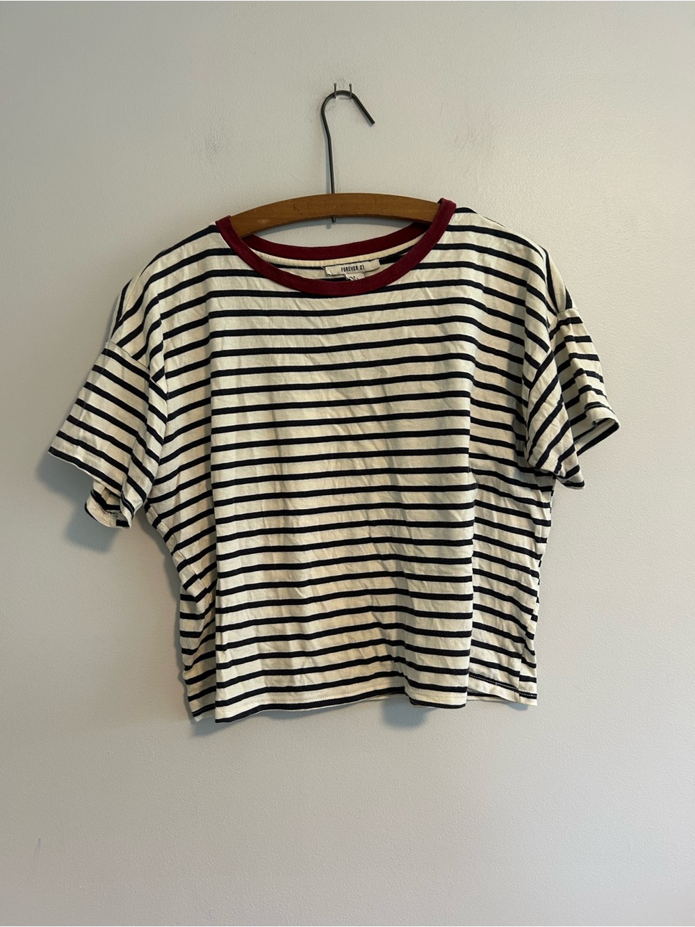 Forever 21 small black & white striped shirt sleeve T-shirt w red collar